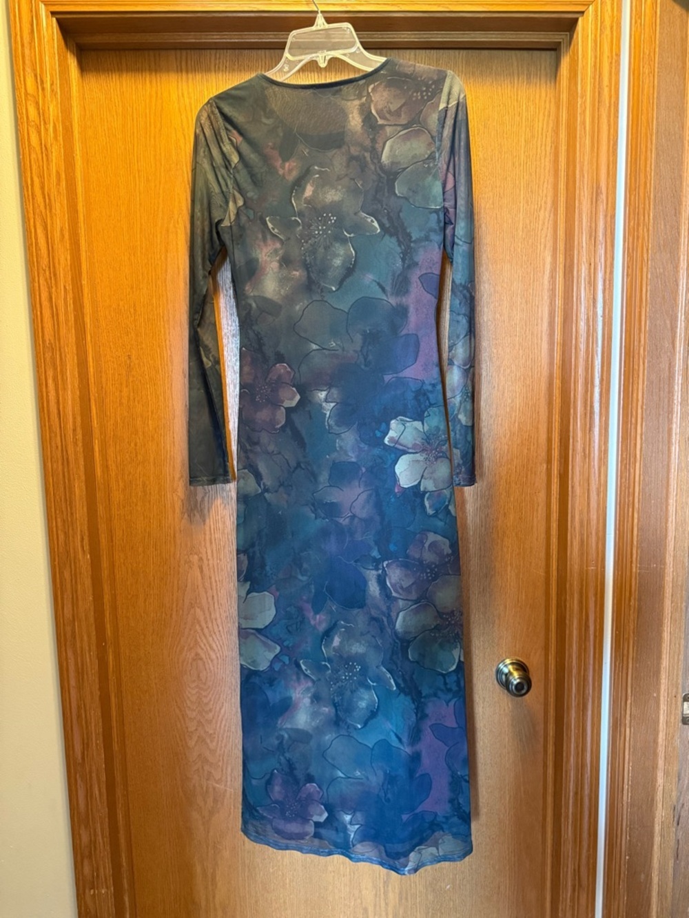 Floral Long Sleeve Maxi Dress in Blue and Purple - Picture 3 of 4